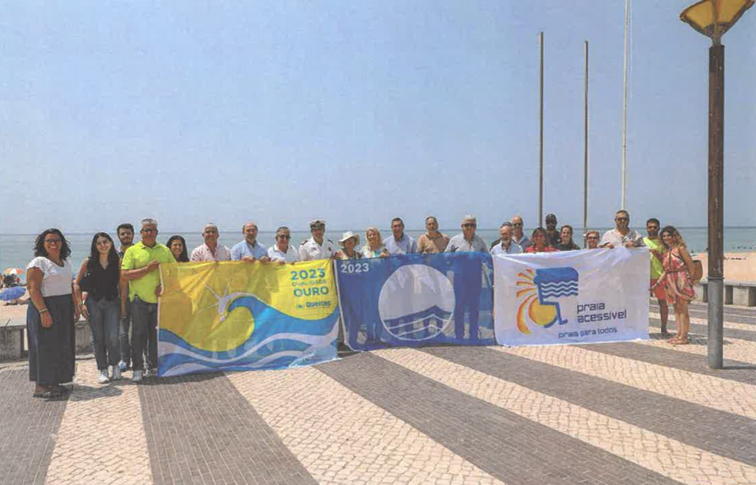 Imagem Lagos já hasteou a Bandeira Azul nas suas praias